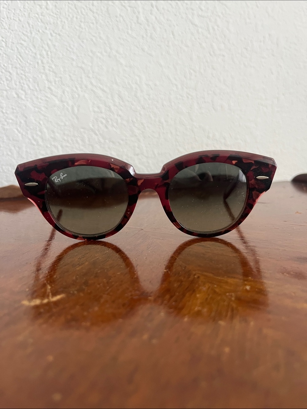 Ray-Ban Women's Roundabout Red Tortoise Cat Eye Sunglasses with Polarized Lenses